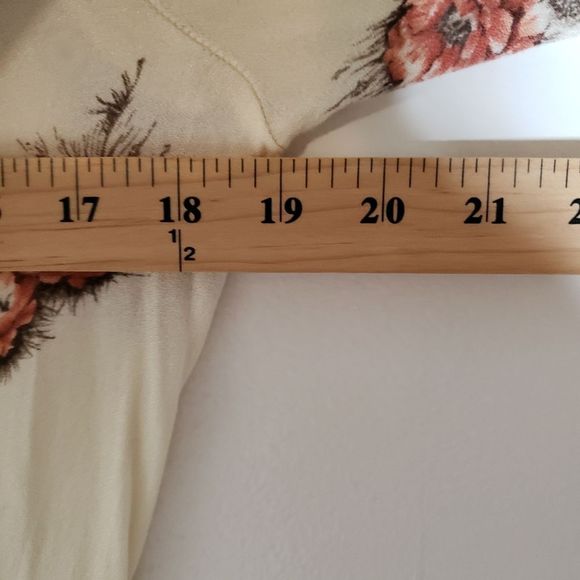 Revolve Knotsisters Floral Long Sleeve Short Romper Size S - Picture 5 of 7